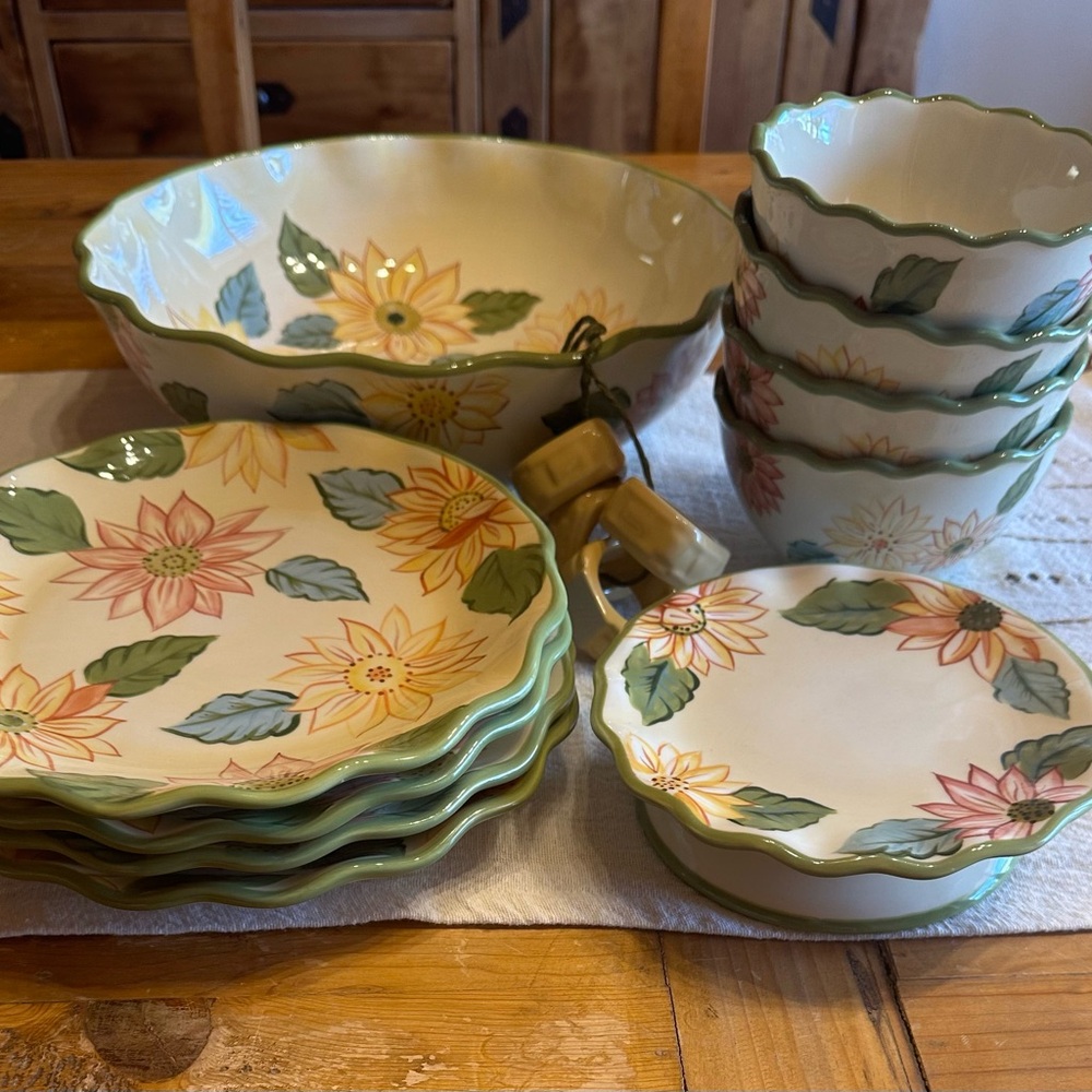 Longaberger dinnerware  plates,bowls set beautiful Sunflower one price for all